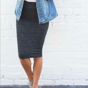 5/$20 NWOT Grey pencil skirt, size XS